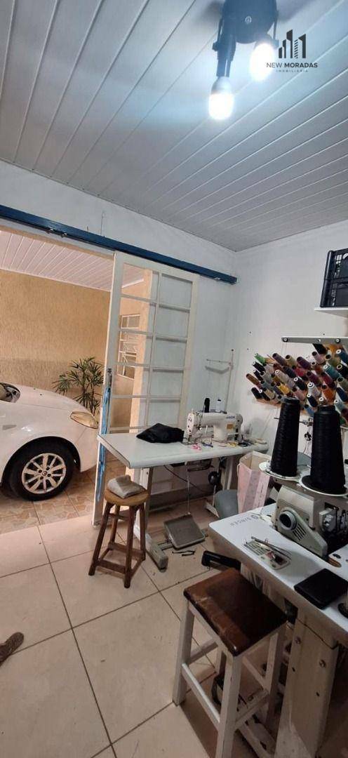 Casa à venda com 3 quartos, 115m² - Foto 1