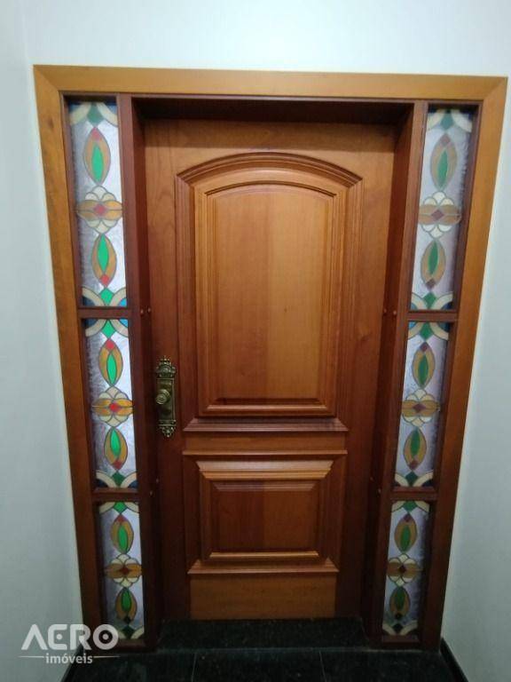 Apartamento para alugar com 3 quartos, 280m² - Foto 19