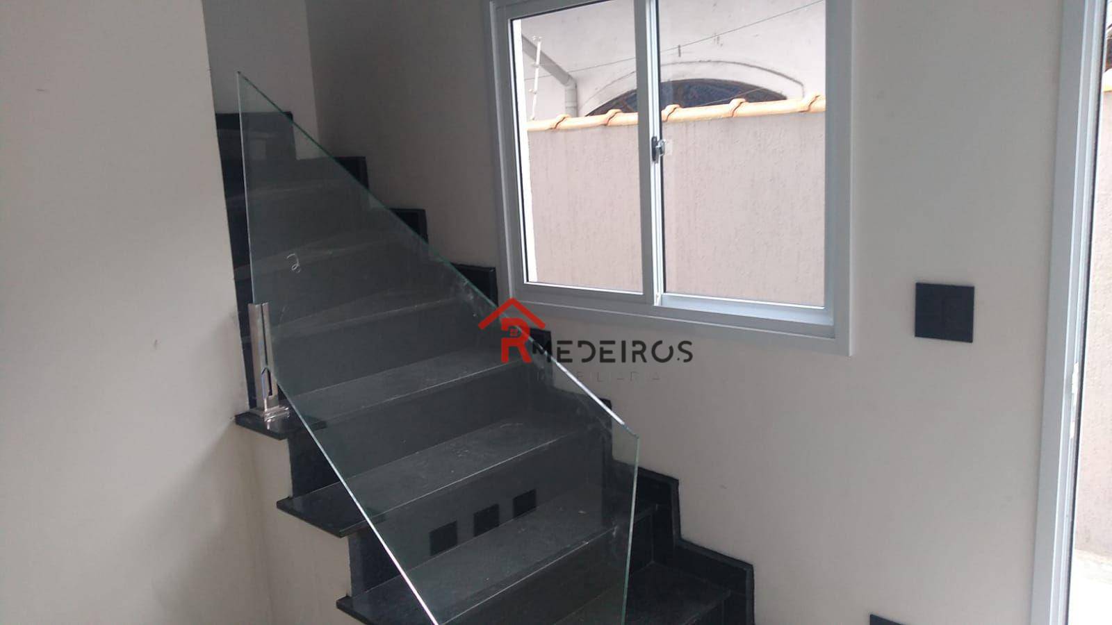 Sobrado à venda com 2 quartos, 65m² - Foto 4