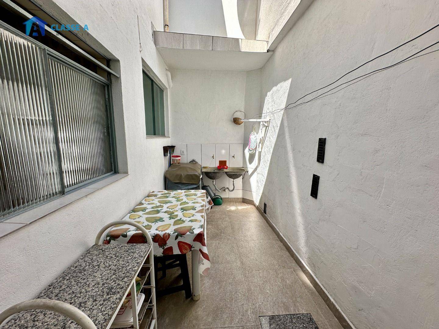 Casa à venda com 5 quartos, 165m² - Foto 19