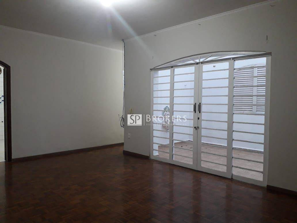 Casa à venda com 3 quartos, 235m² - Foto 4