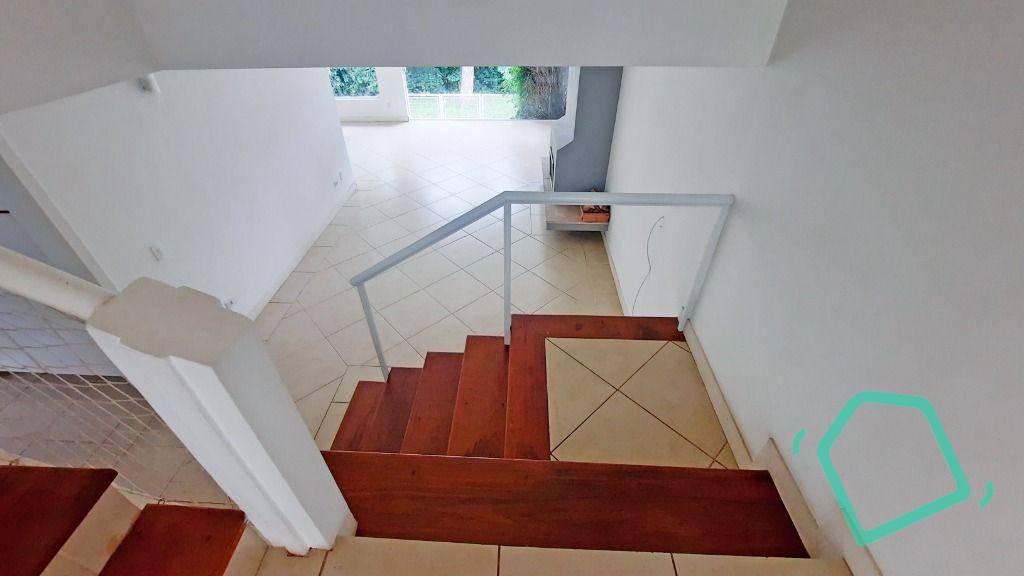 Casa de Condomínio à venda com 3 quartos, 237m² - Foto 2