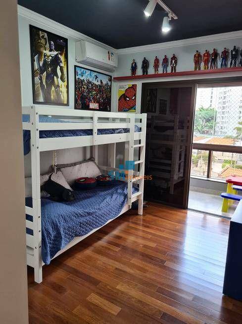 Apartamento à venda com 4 quartos, 215m² - Foto 18