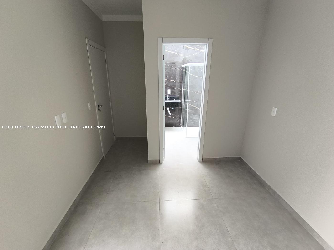 Casa à venda com 3 quartos, 219m² - Foto 20