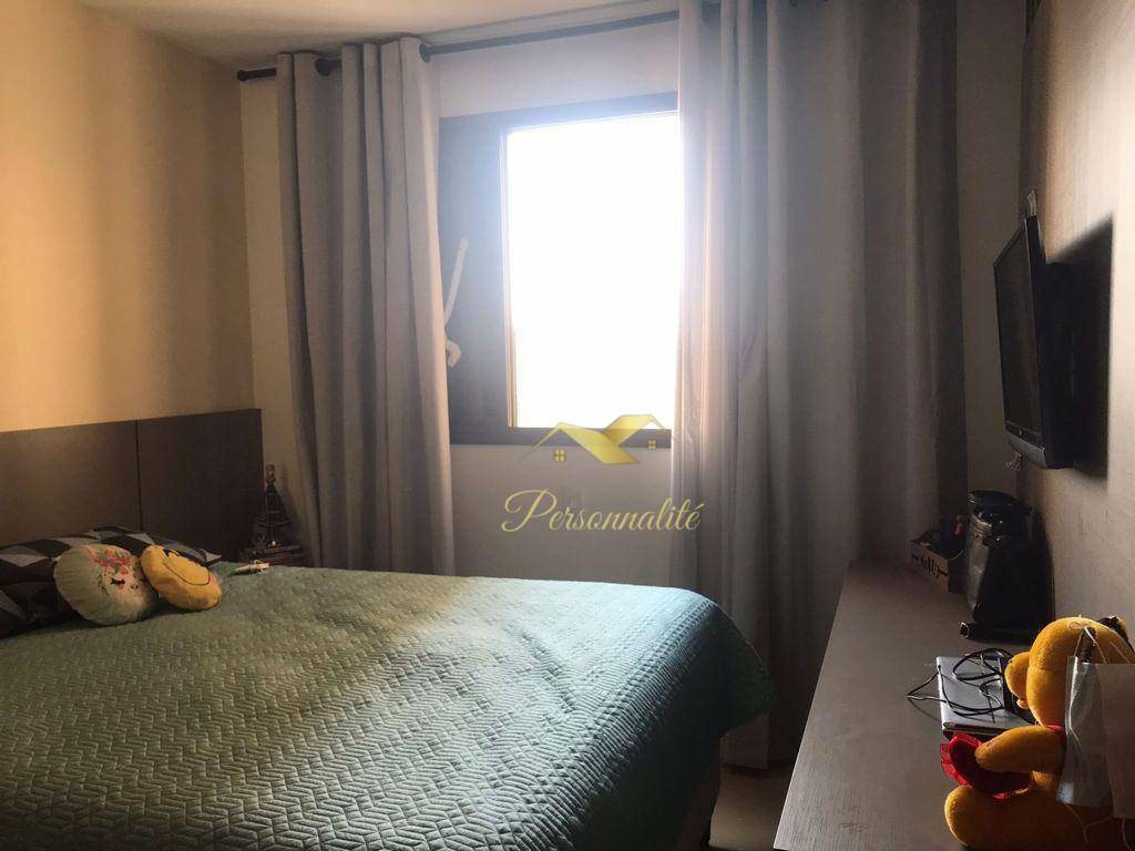 Apartamento à venda com 3 quartos, 217m² - Foto 17