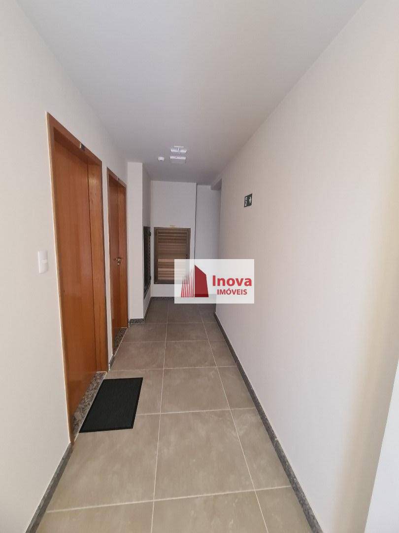 Apartamento à venda com 2 quartos, 70m² - Foto 4