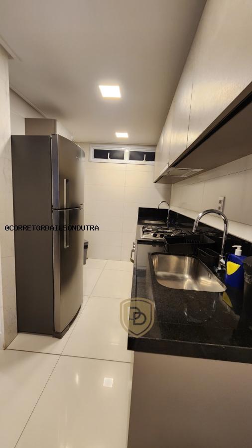 Apartamento à venda com 2 quartos, 72m² - Foto 3