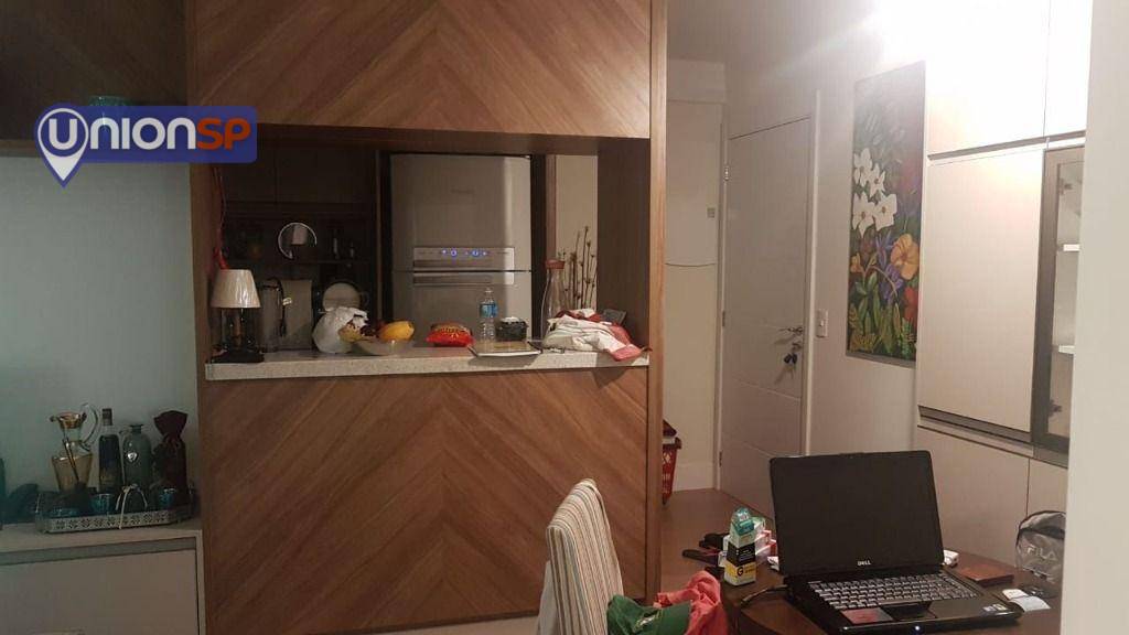 Apartamento à venda com 2 quartos, 70m² - Foto 3