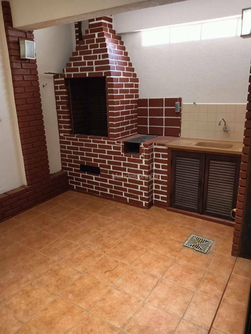 Casa para alugar com 3 quartos, 140m² - Foto 13