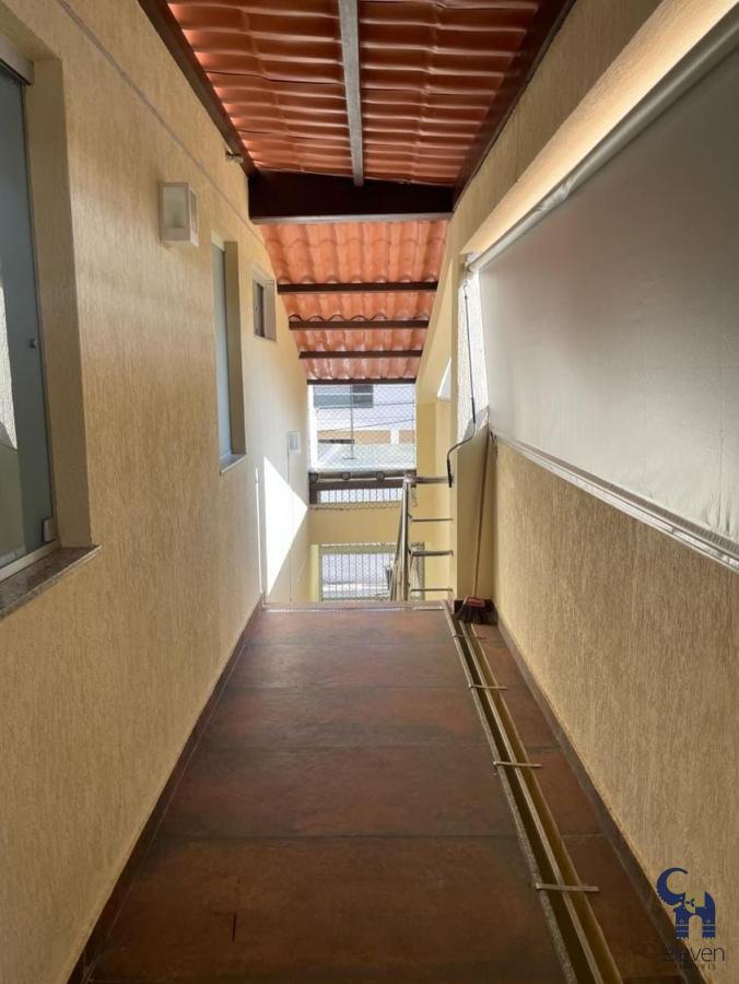 Casa à venda com 4 quartos, 220m² - Foto 7