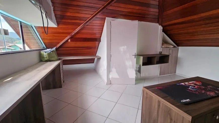 Casa de Condomínio à venda com 3 quartos, 220m² - Foto 33