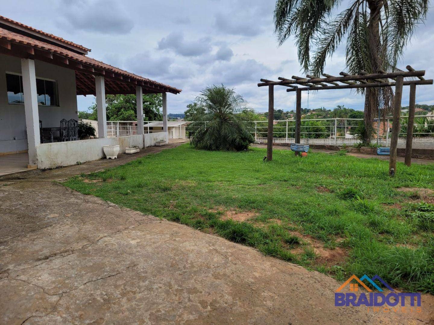 Chácara à venda com 3 quartos, 200m² - Foto 4