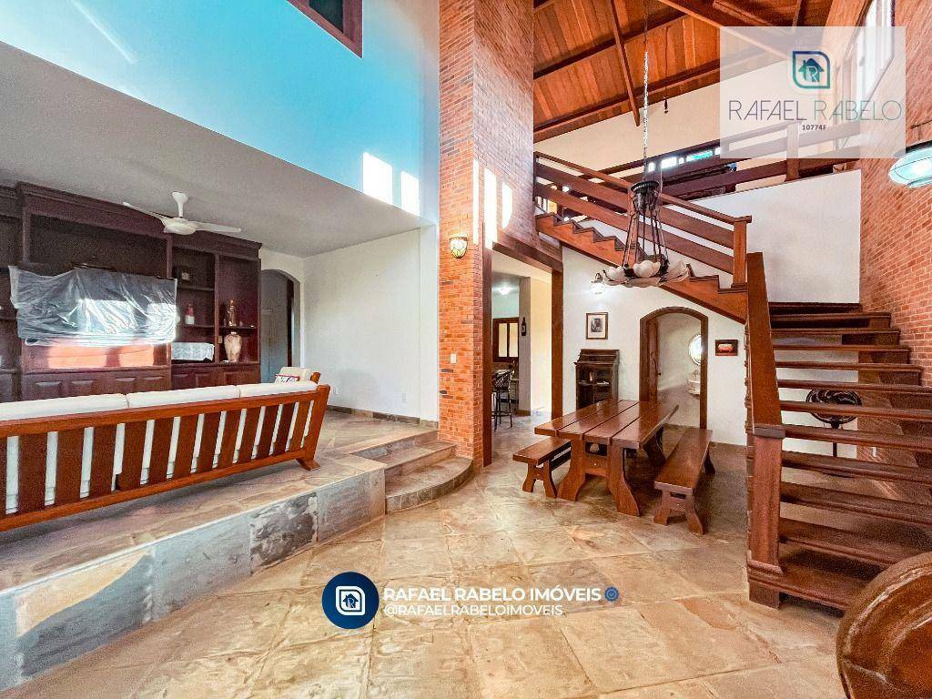 Casa à venda com 6 quartos, 372m² - Foto 2