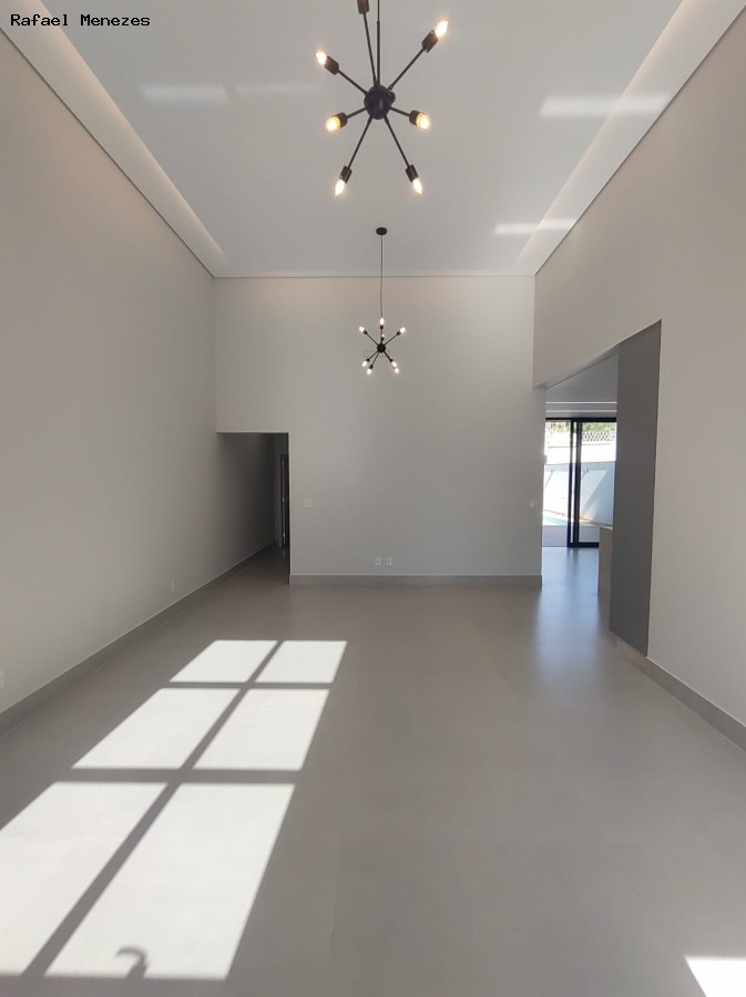 Casa de Condomínio à venda com 3 quartos, 196m² - Foto 2