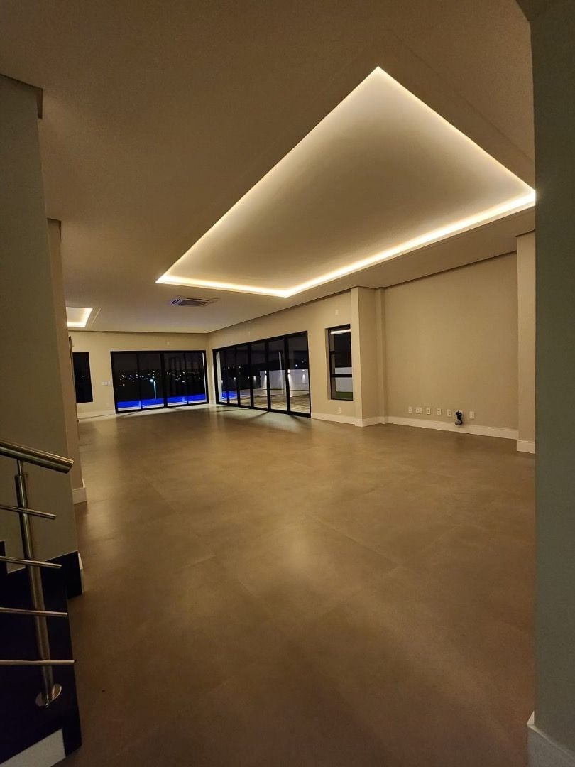 Casa à venda com 4 quartos, 670m² - Foto 14