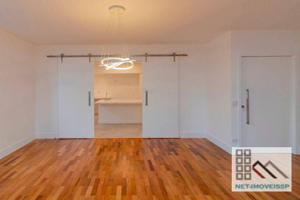 Apartamento à venda com 3 quartos, 270m² - Foto 18