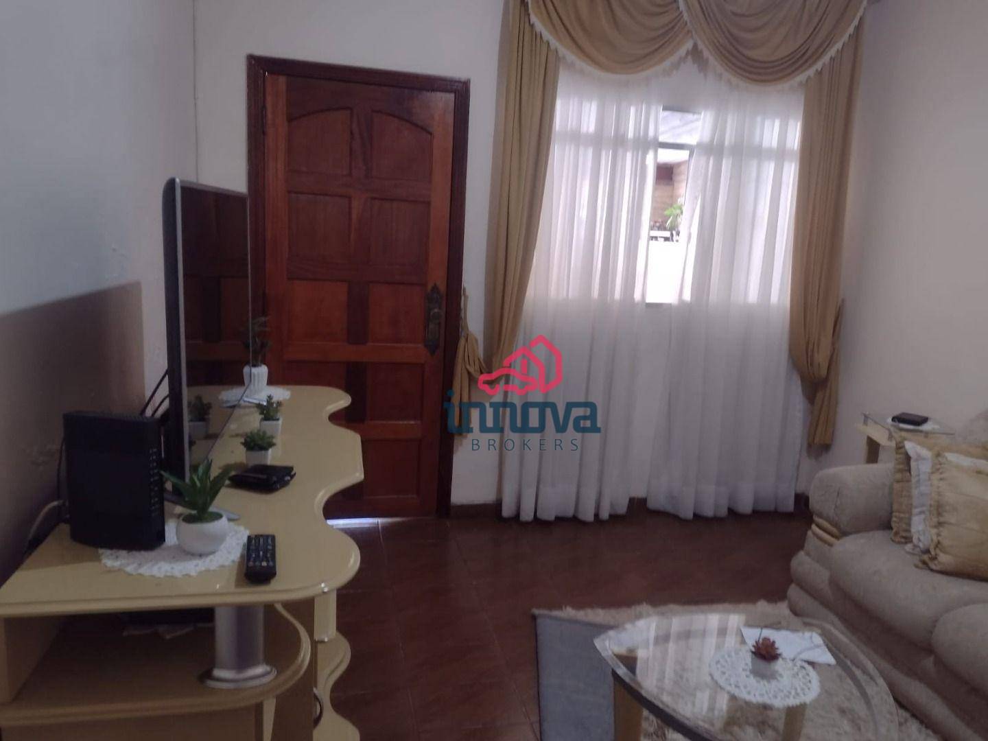 Casa à venda com 4 quartos, 188m² - Foto 4