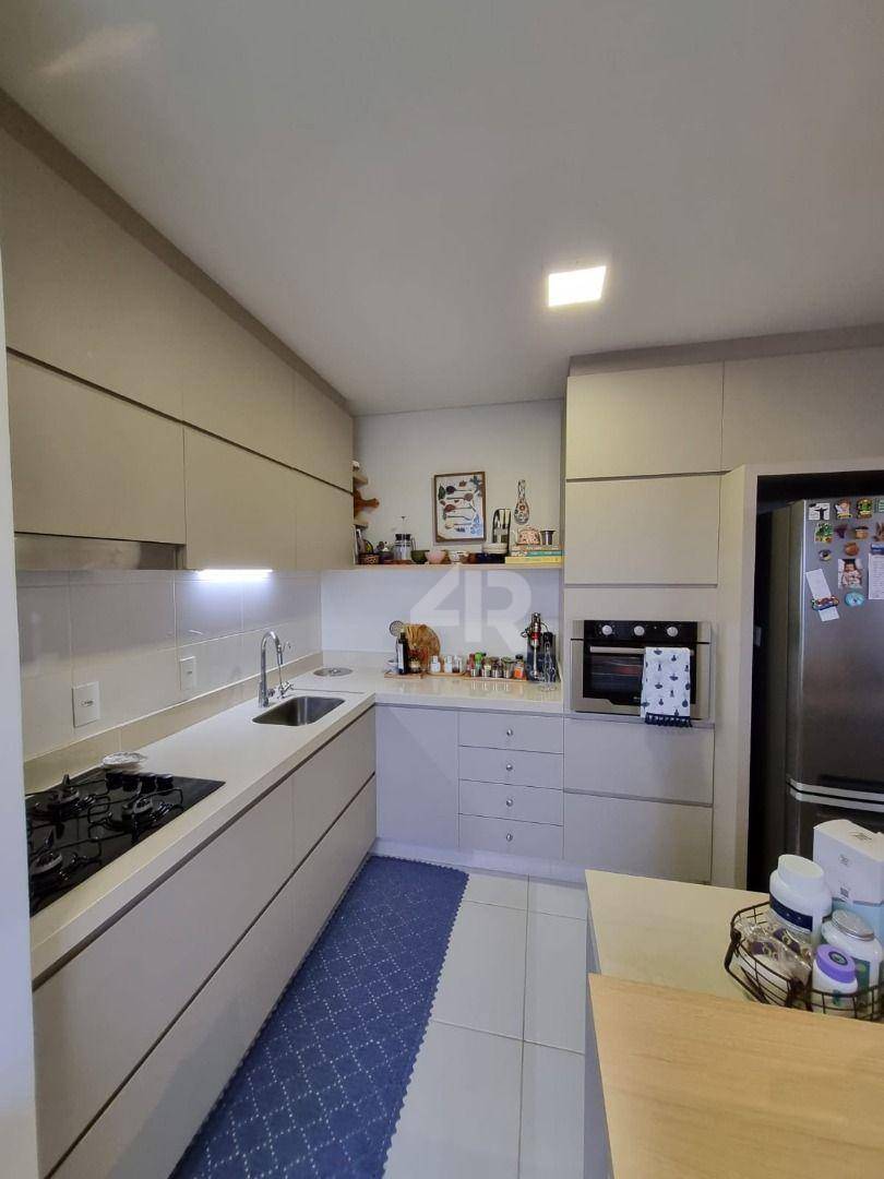 Apartamento à venda com 2 quartos, 79m² - Foto 4