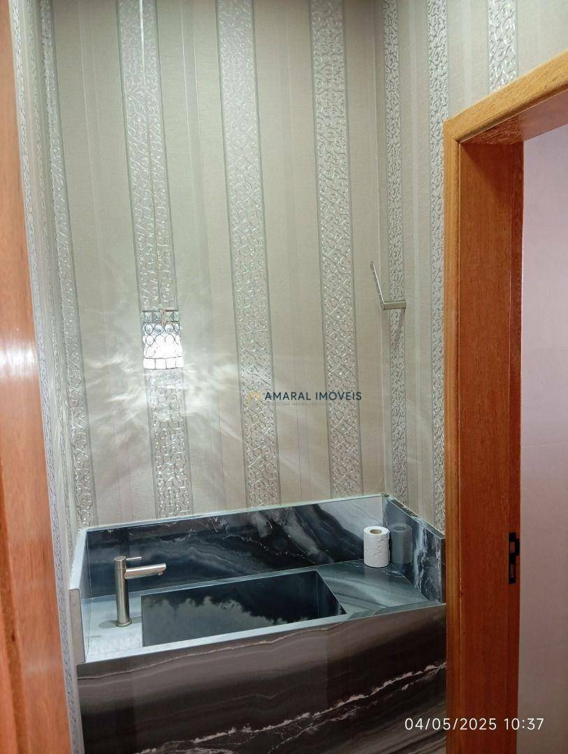 Sobrado à venda com 4 quartos, 200m² - Foto 10