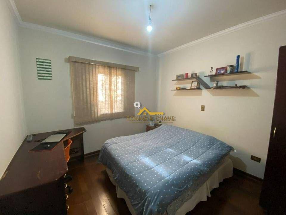 Casa à venda e aluguel com 3 quartos, 176m² - Foto 2