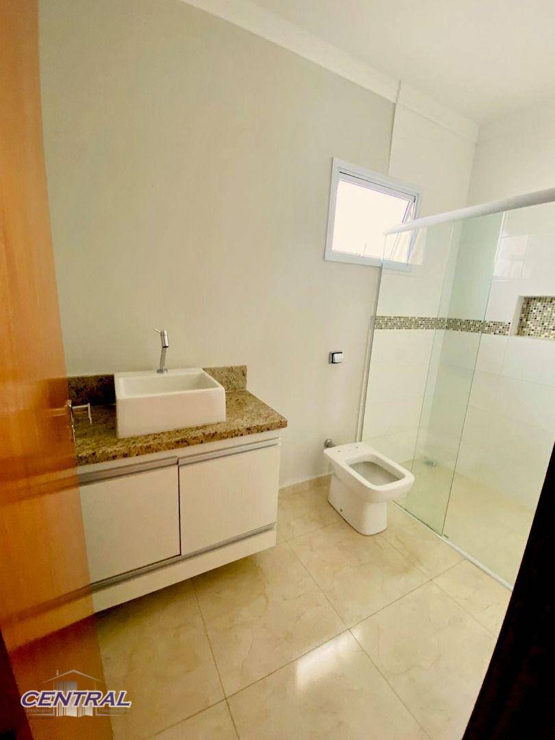 Sobrado à venda e aluguel com 3 quartos, 200m² - Foto 18