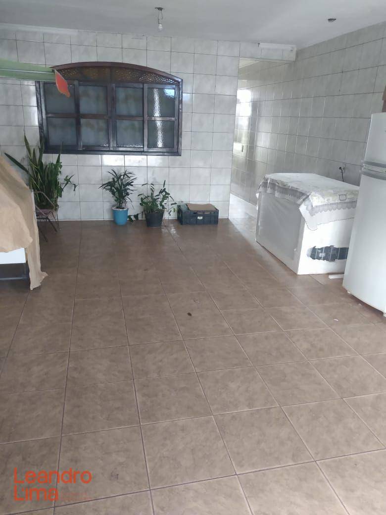 Casa à venda com 5 quartos, 236m² - Foto 14