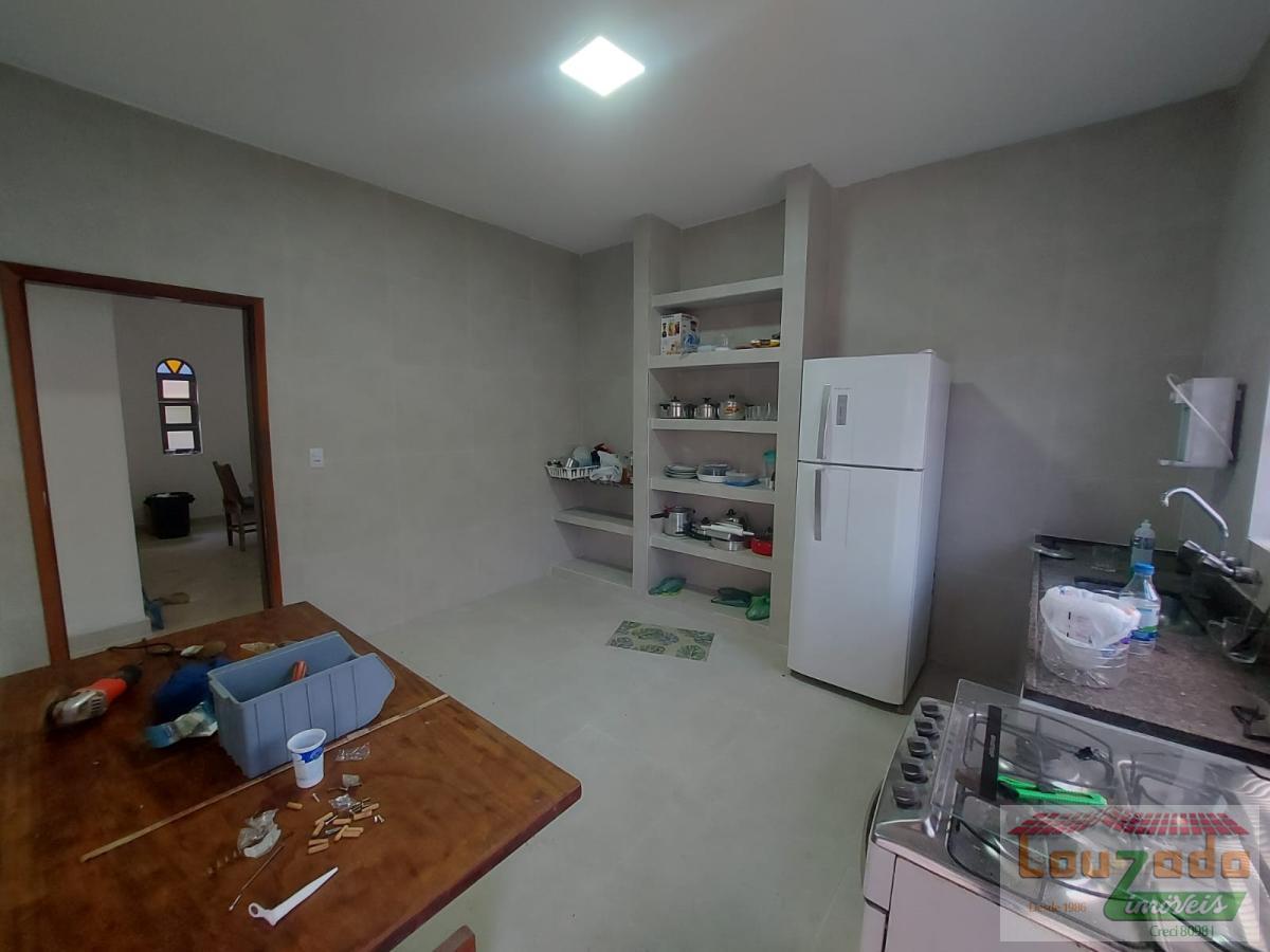 Casa para alugar com 3 quartos, 360m² - Foto 4