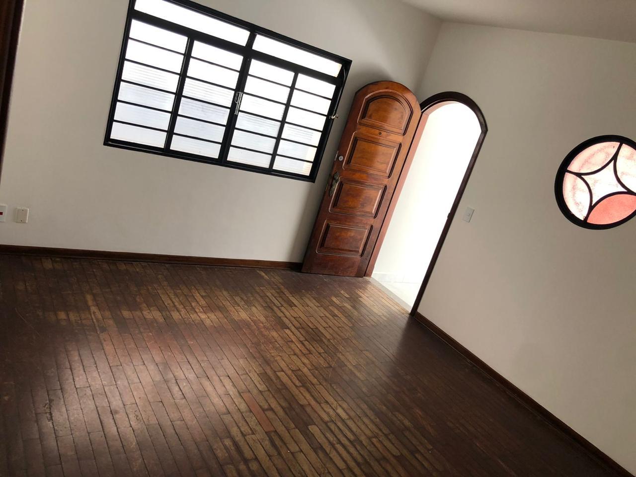 Casa à venda com 3 quartos, 300m² - Foto 8