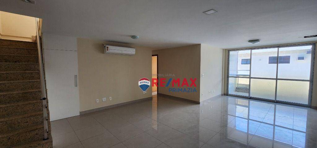 Cobertura para alugar com 3 quartos, 217m² - Foto 1