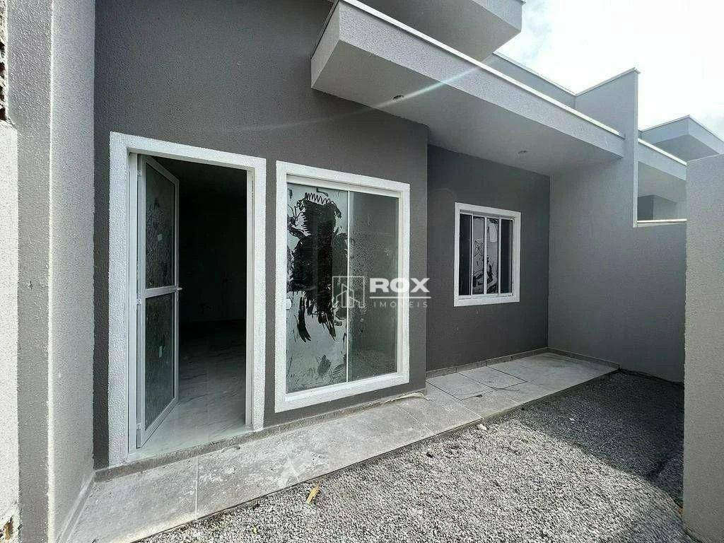 Casa à venda com 3 quartos, 55m² - Foto 1