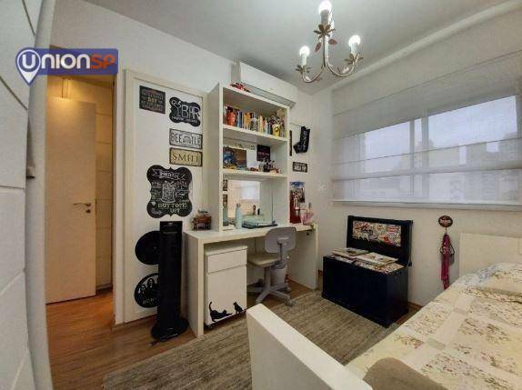 Apartamento à venda com 4 quartos, 213m² - Foto 11