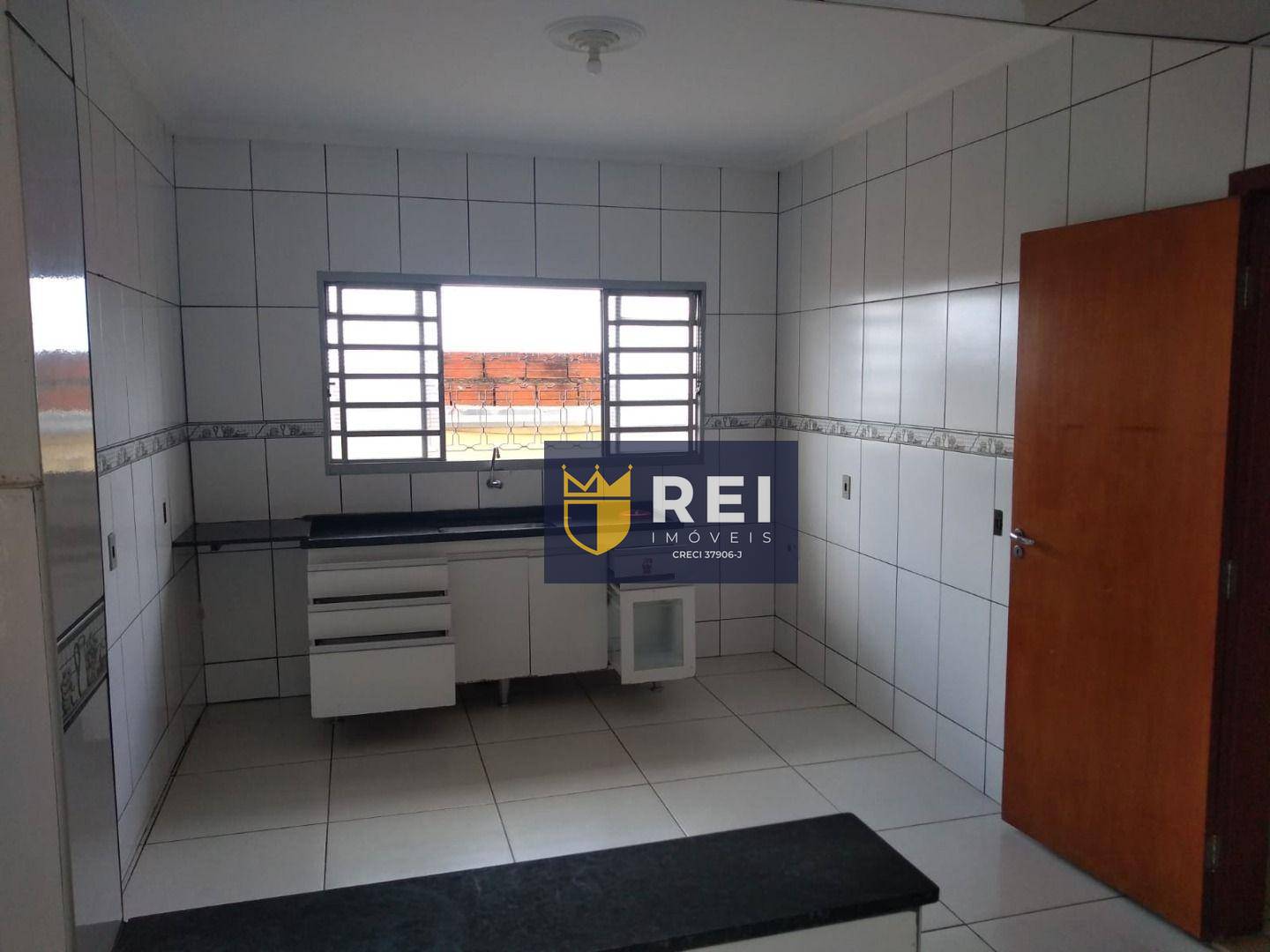 Casa à venda com 3 quartos, 218m² - Foto 6