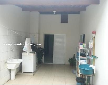 Casa à venda com 2 quartos, 300m² - Foto 15