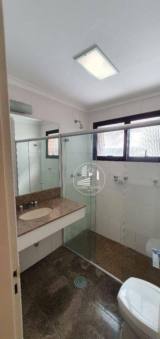 Apartamento para alugar com 4 quartos, 147m² - Foto 13