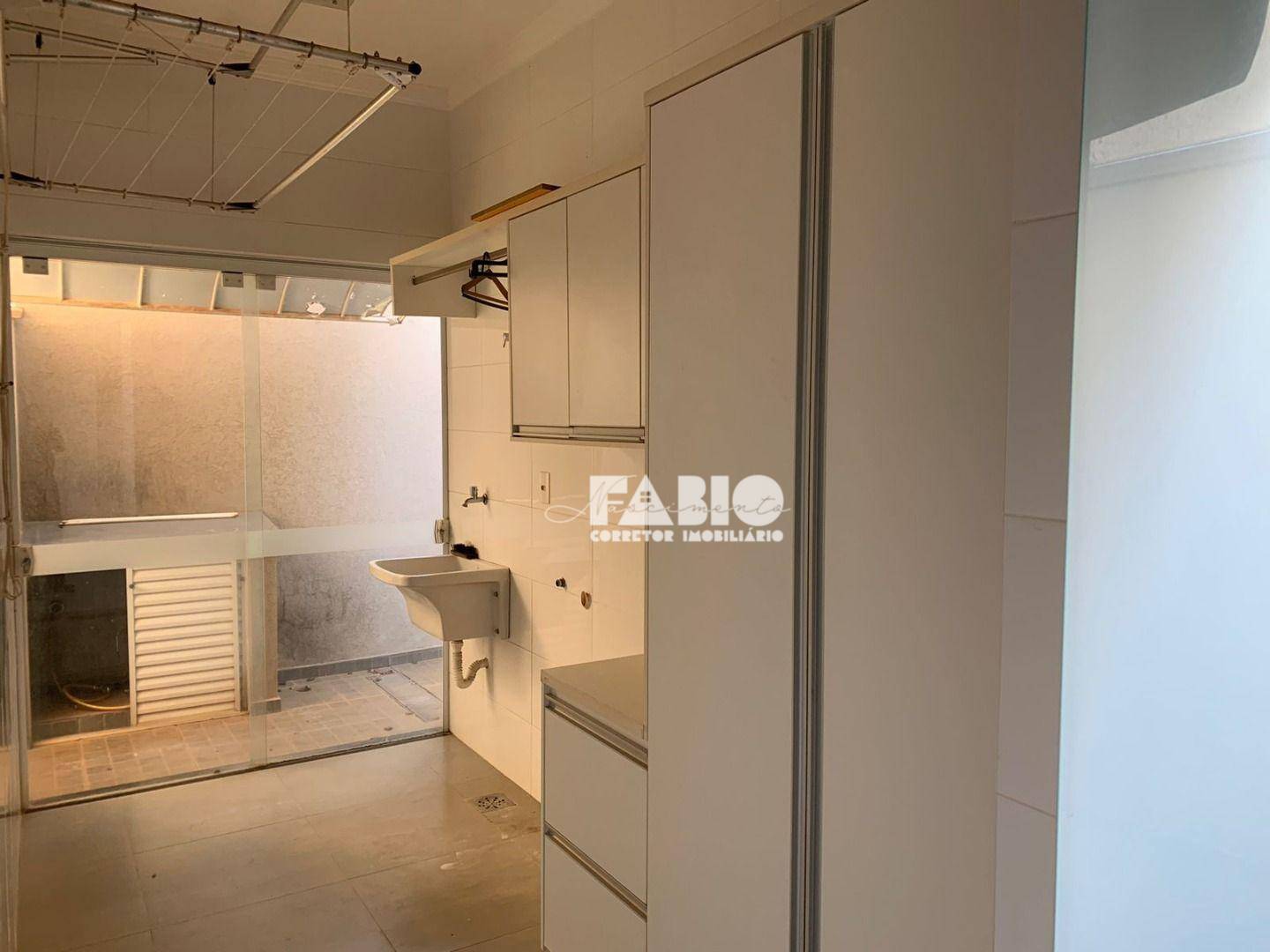 Casa de Condomínio à venda com 3 quartos, 176m² - Foto 4