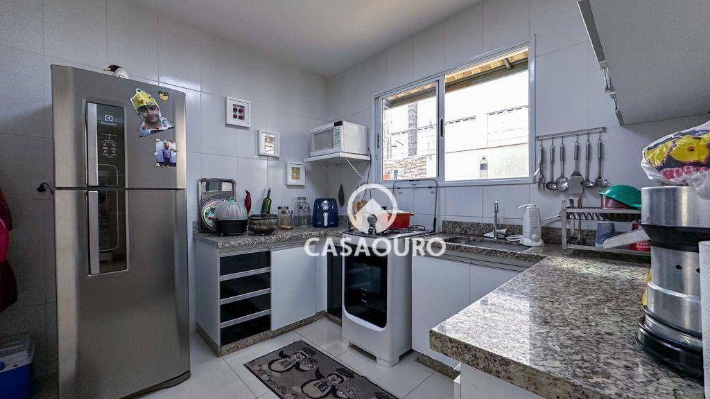 Casa de Condomínio à venda com 4 quartos, 165m² - Foto 19