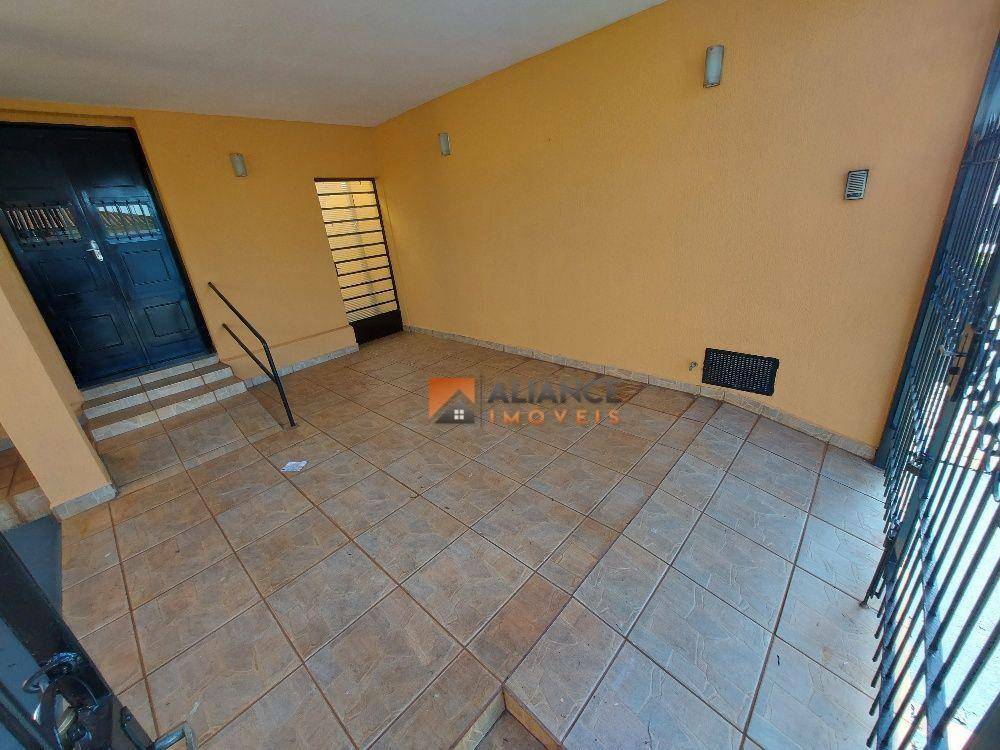 Casa à venda com 2 quartos, 120m² - Foto 2