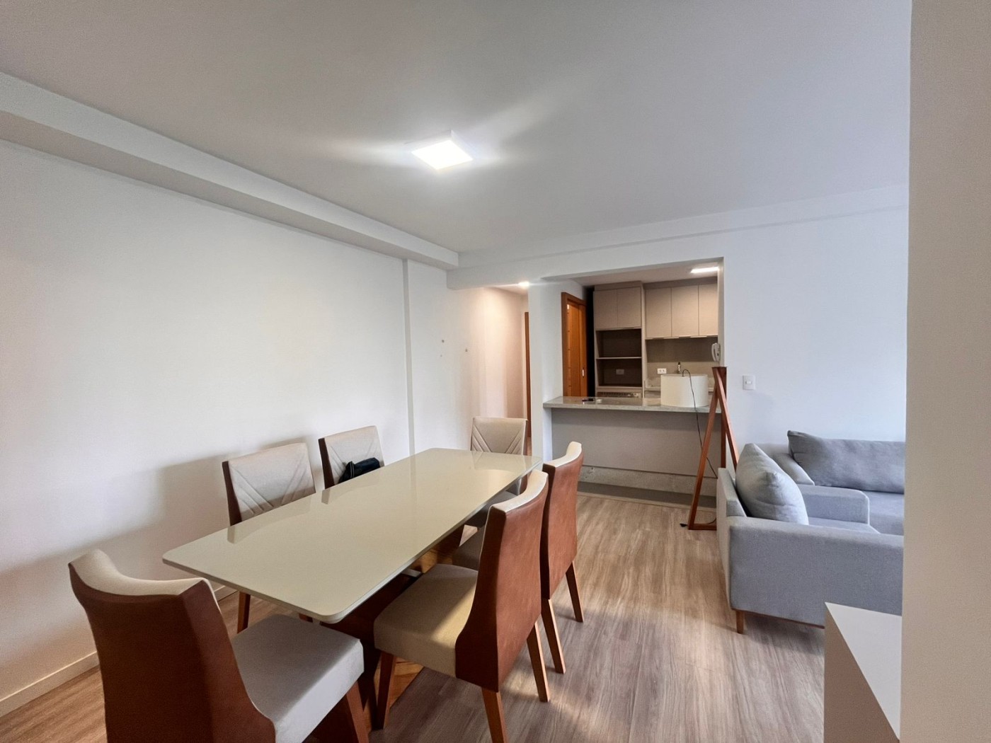 Apartamento para alugar com 3 quartos, 106m² - Foto 2