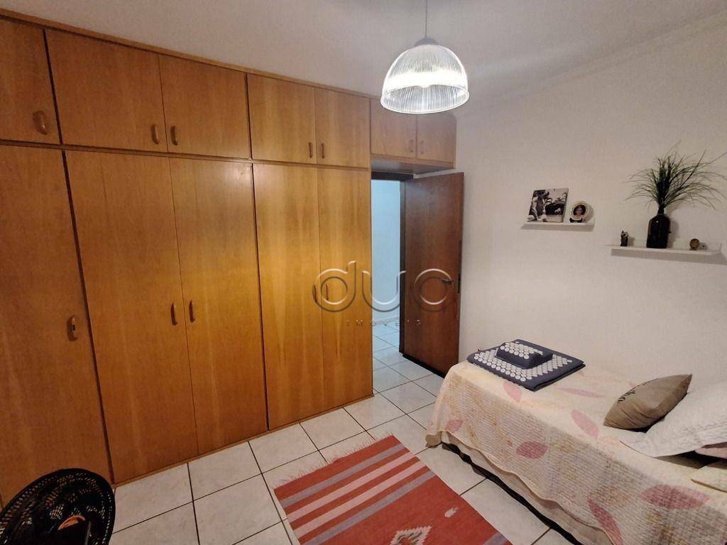 Casa à venda com 3 quartos, 300m² - Foto 25