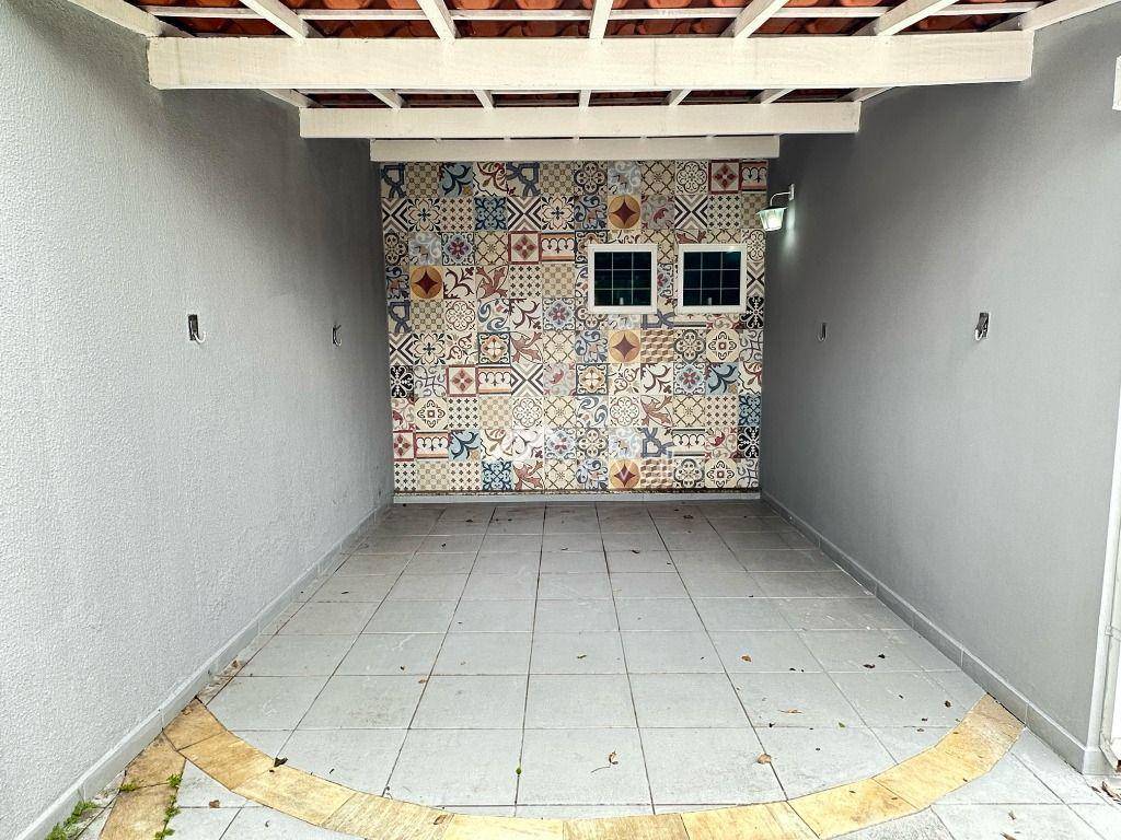 Casa para alugar com 3 quartos, 200m² - Foto 2