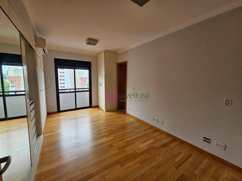 Apartamento para alugar com 3 quartos, 130m² - Foto 9