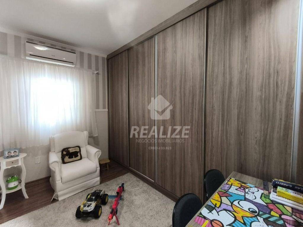 Casa à venda com 3 quartos, 210m² - Foto 8