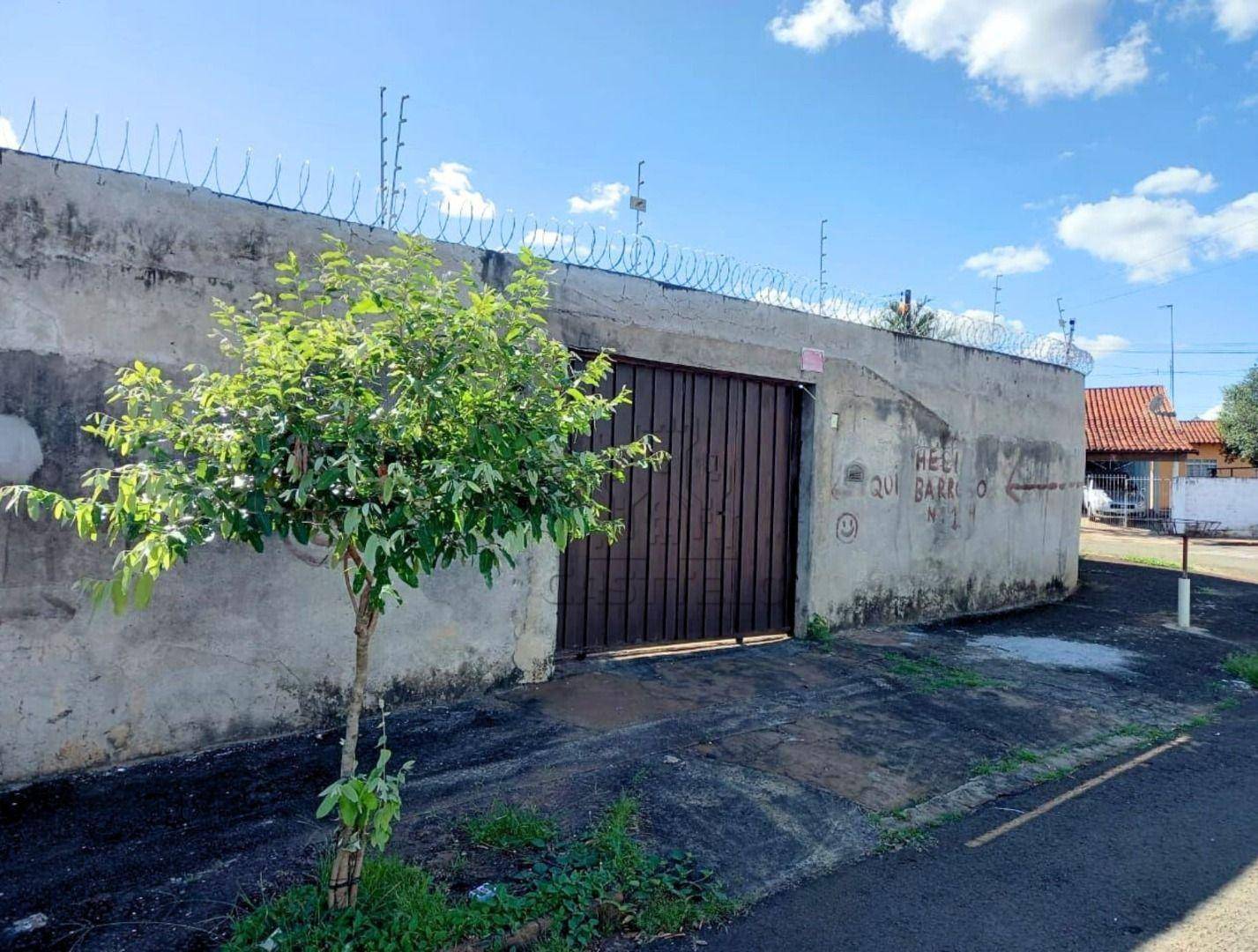 Casa à venda com 3 quartos, 110m² - Foto 1