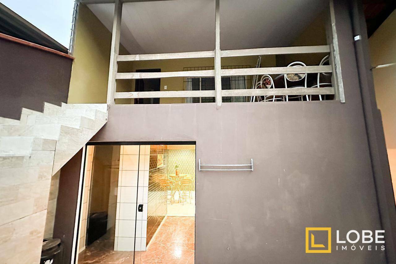 Casa à venda com 4 quartos, 198m² - Foto 29