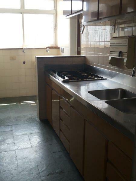 Apartamento para alugar com 2 quartos, 97m² - Foto 9