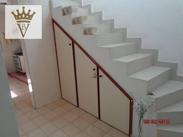 Casa à venda com 4 quartos, 220m² - Foto 9