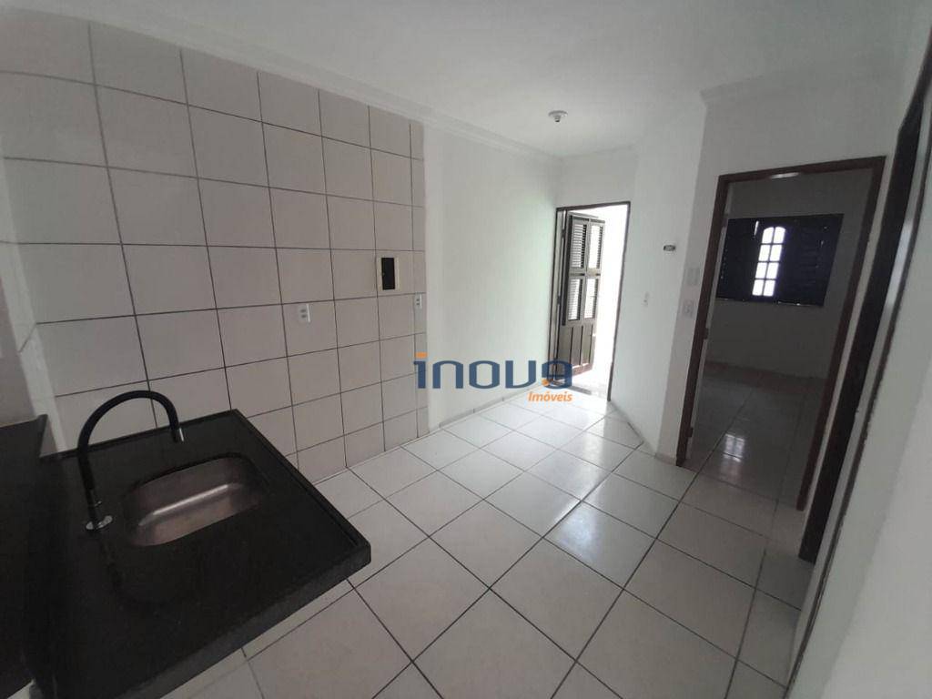 Casa para alugar com 2 quartos, 100m² - Foto 12