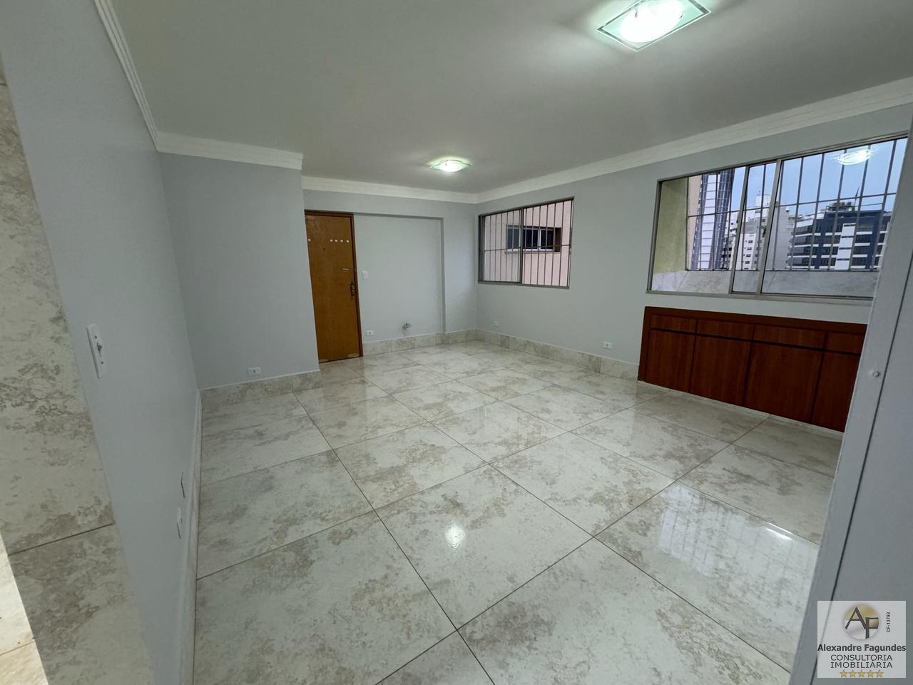 Apartamento à venda com 3 quartos, 94m² - Foto 3