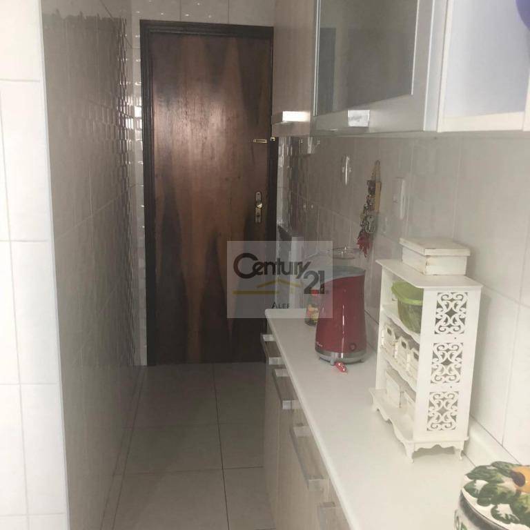 Apartamento à venda com 3 quartos, 139m² - Foto 19