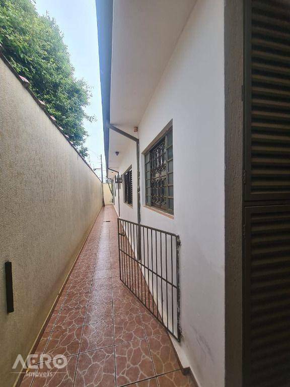 Casa à venda com 3 quartos, 223m² - Foto 20